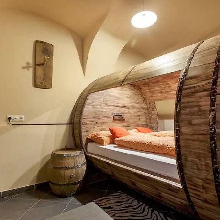 Beer & Wine Cellar Apartment Ljubljana Bagian luar foto