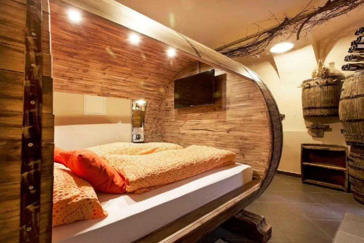 Beer & Wine Cellar Apartment Ljubljana Bagian luar foto