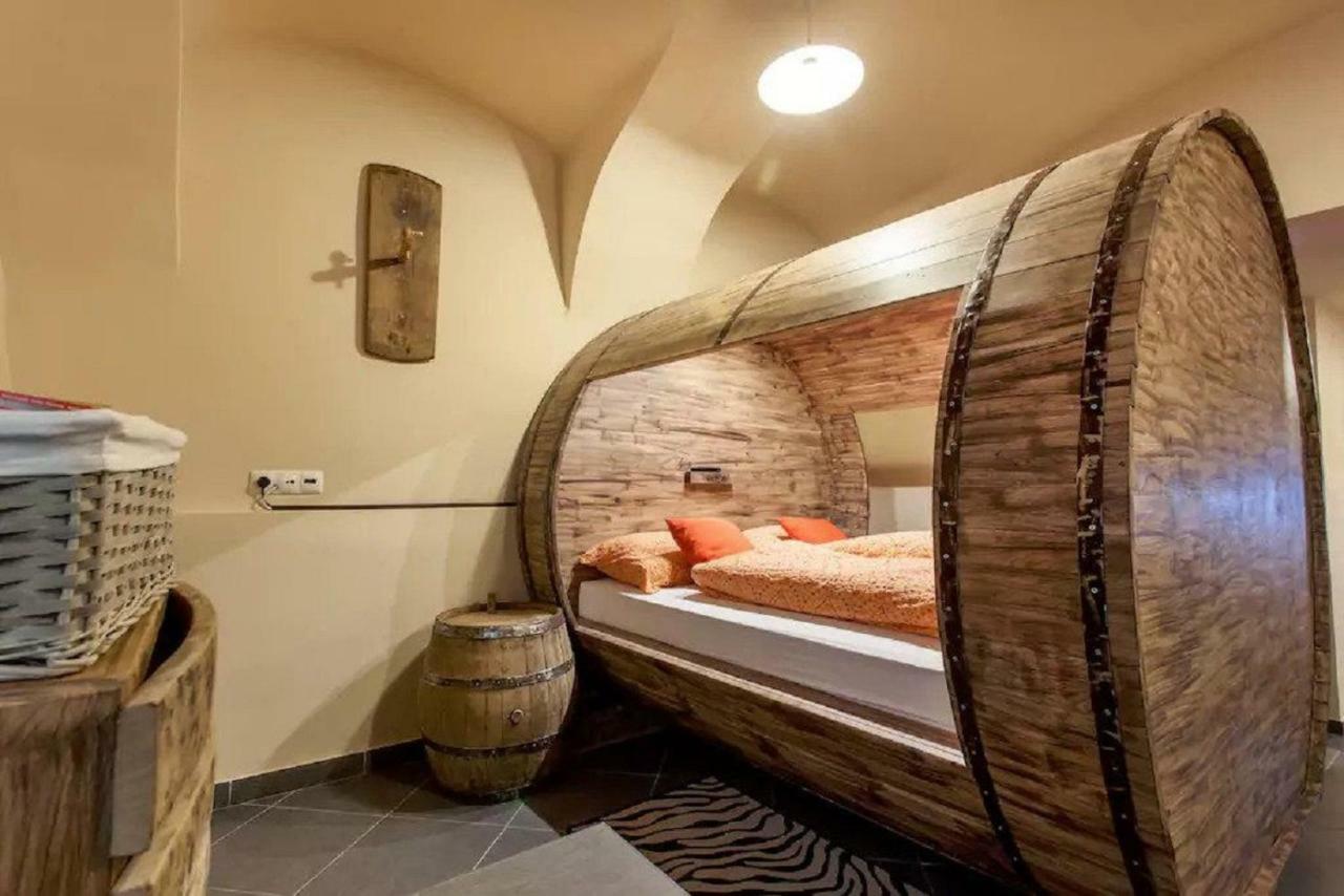 Beer & Wine Cellar Apartment Ljubljana Bagian luar foto