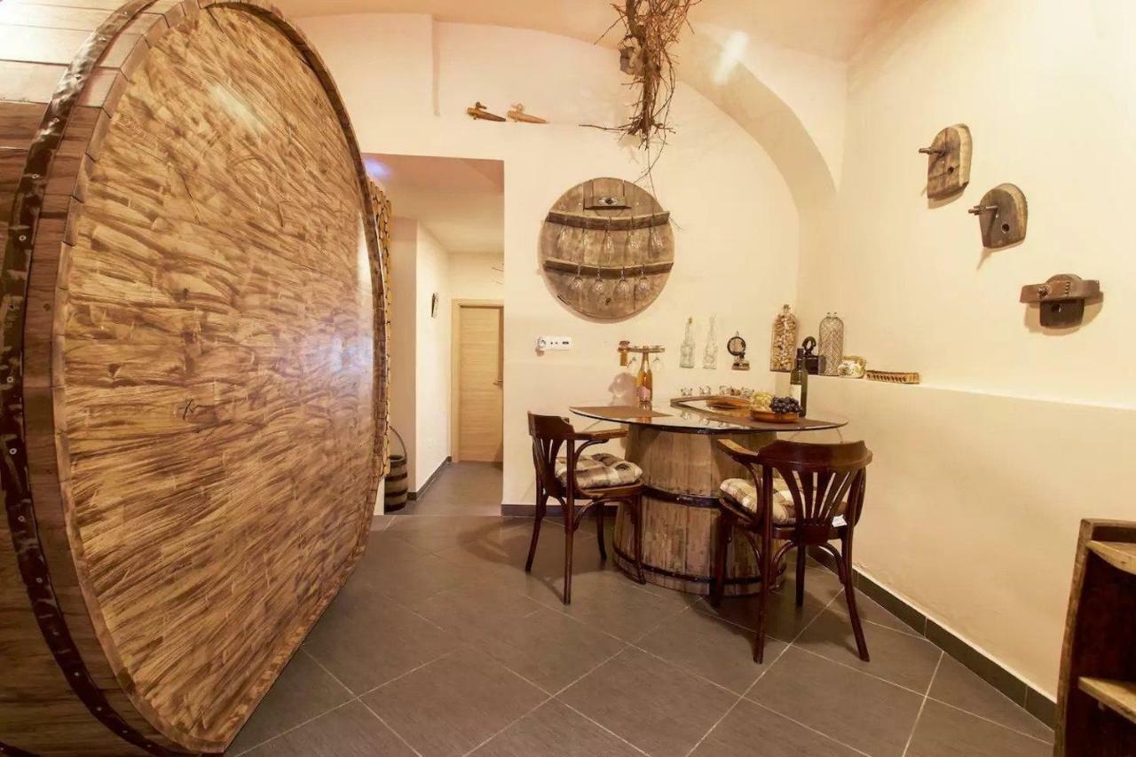 Beer & Wine Cellar Apartment Ljubljana Bagian luar foto